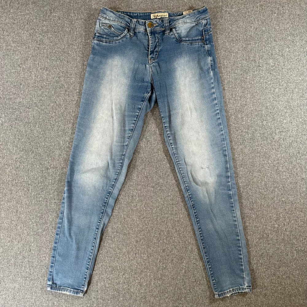 Royalty For Me Wannabettabutt Skinny Jeans Womens 6 Light Wash Stretch Denim
